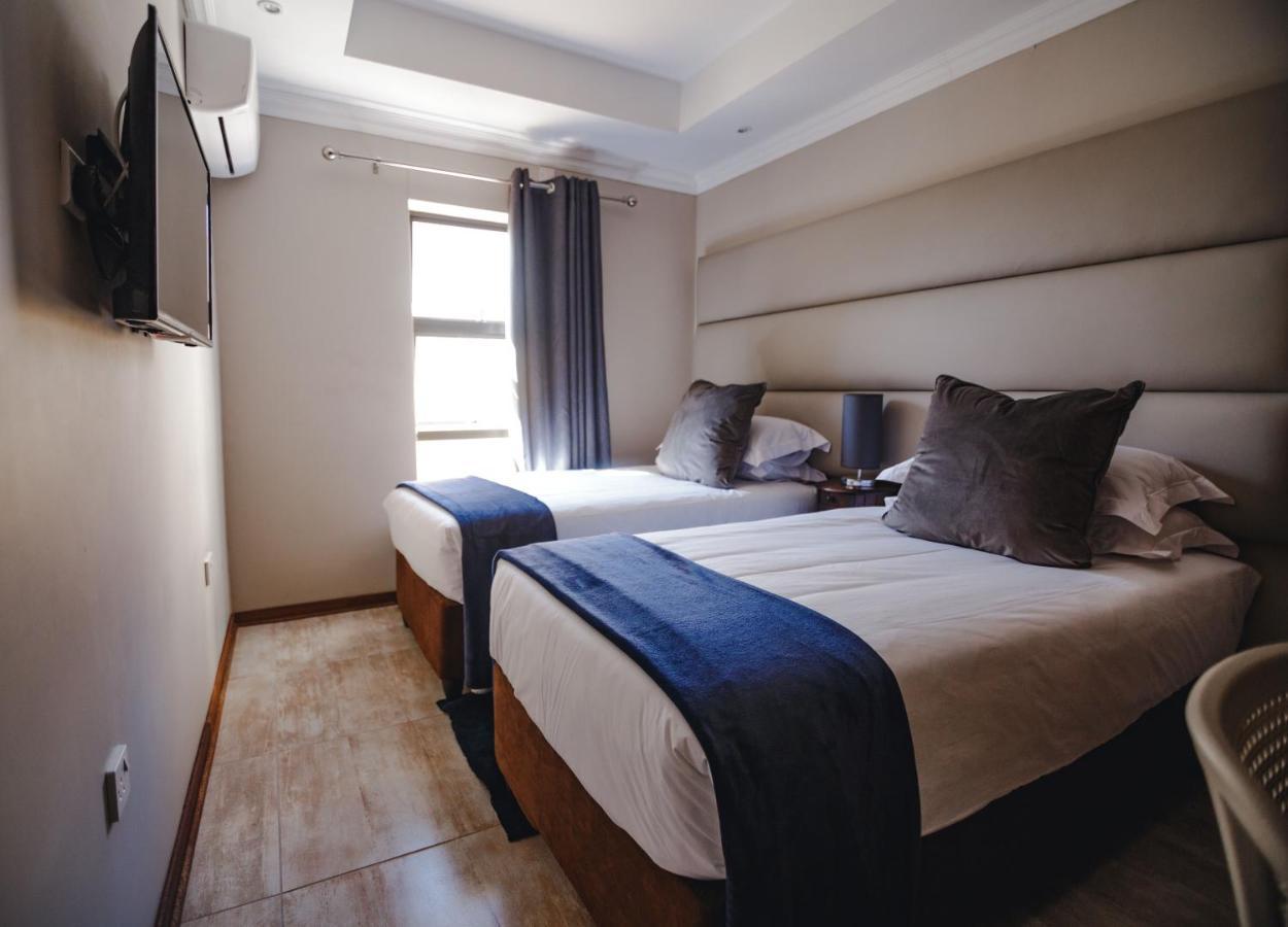 เดอะ แคปิทอล เกสต์ เฮาส์ Hotel กาโบโรเน ภายนอก รูปภาพ
