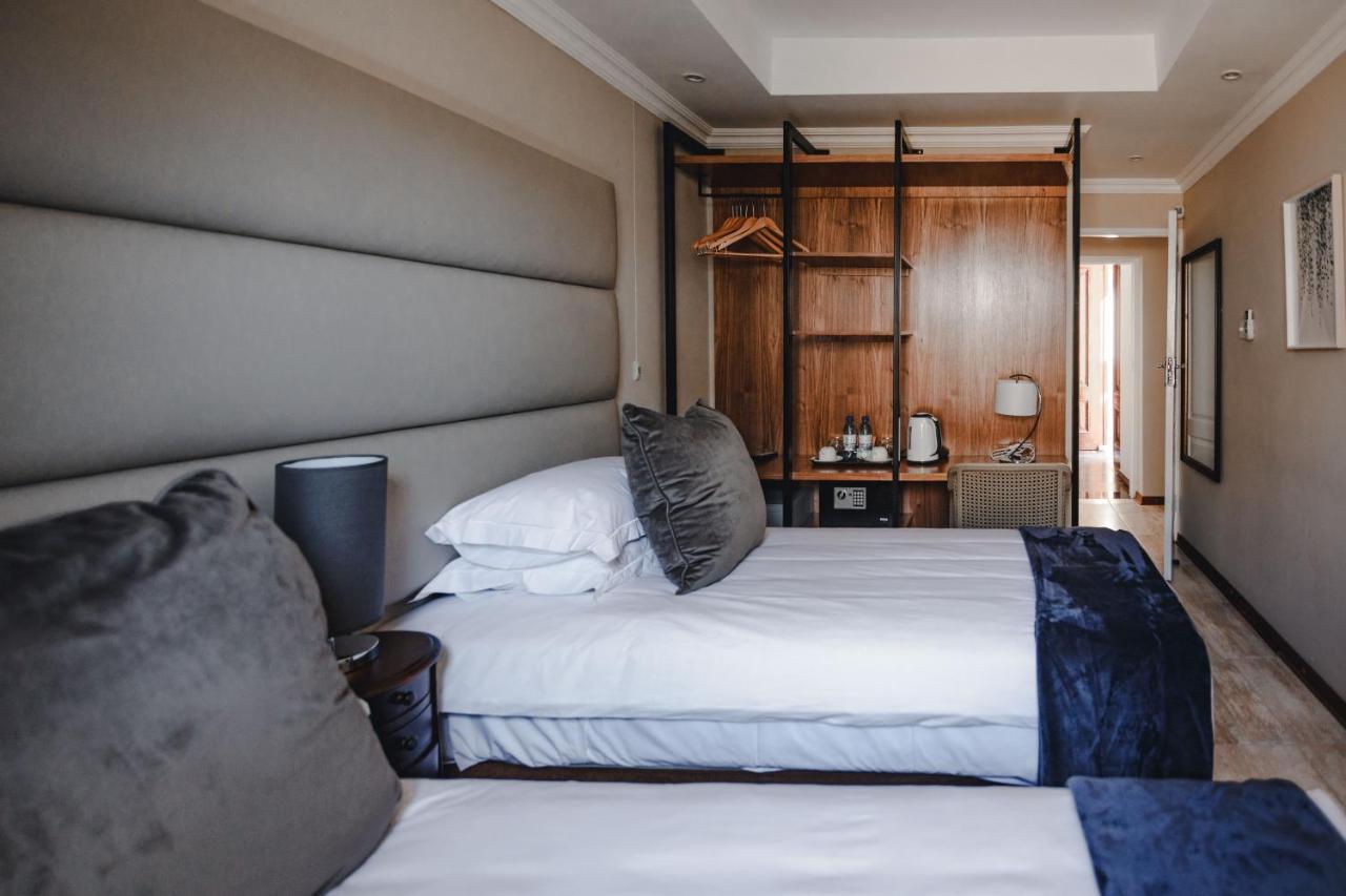 เดอะ แคปิทอล เกสต์ เฮาส์ Hotel กาโบโรเน ภายนอก รูปภาพ