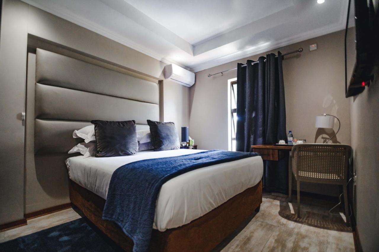 เดอะ แคปิทอล เกสต์ เฮาส์ Hotel กาโบโรเน ภายนอก รูปภาพ
