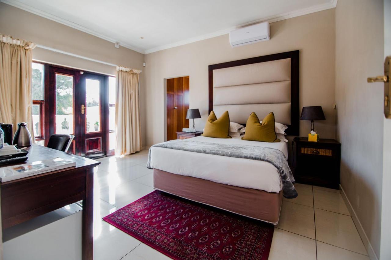 เดอะ แคปิทอล เกสต์ เฮาส์ Hotel กาโบโรเน ภายนอก รูปภาพ