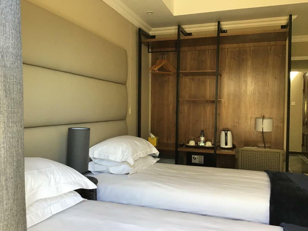 เดอะ แคปิทอล เกสต์ เฮาส์ Hotel กาโบโรเน ภายนอก รูปภาพ