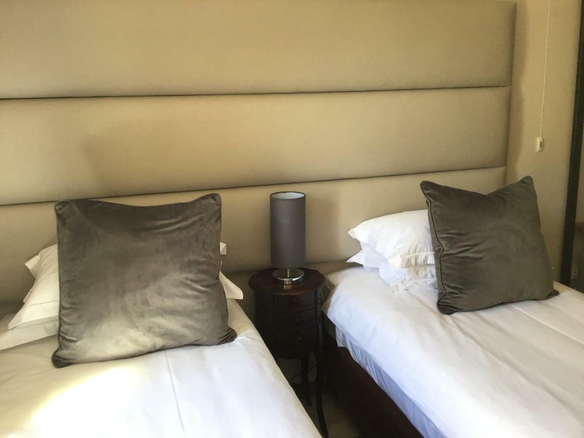 เดอะ แคปิทอล เกสต์ เฮาส์ Hotel กาโบโรเน ภายนอก รูปภาพ